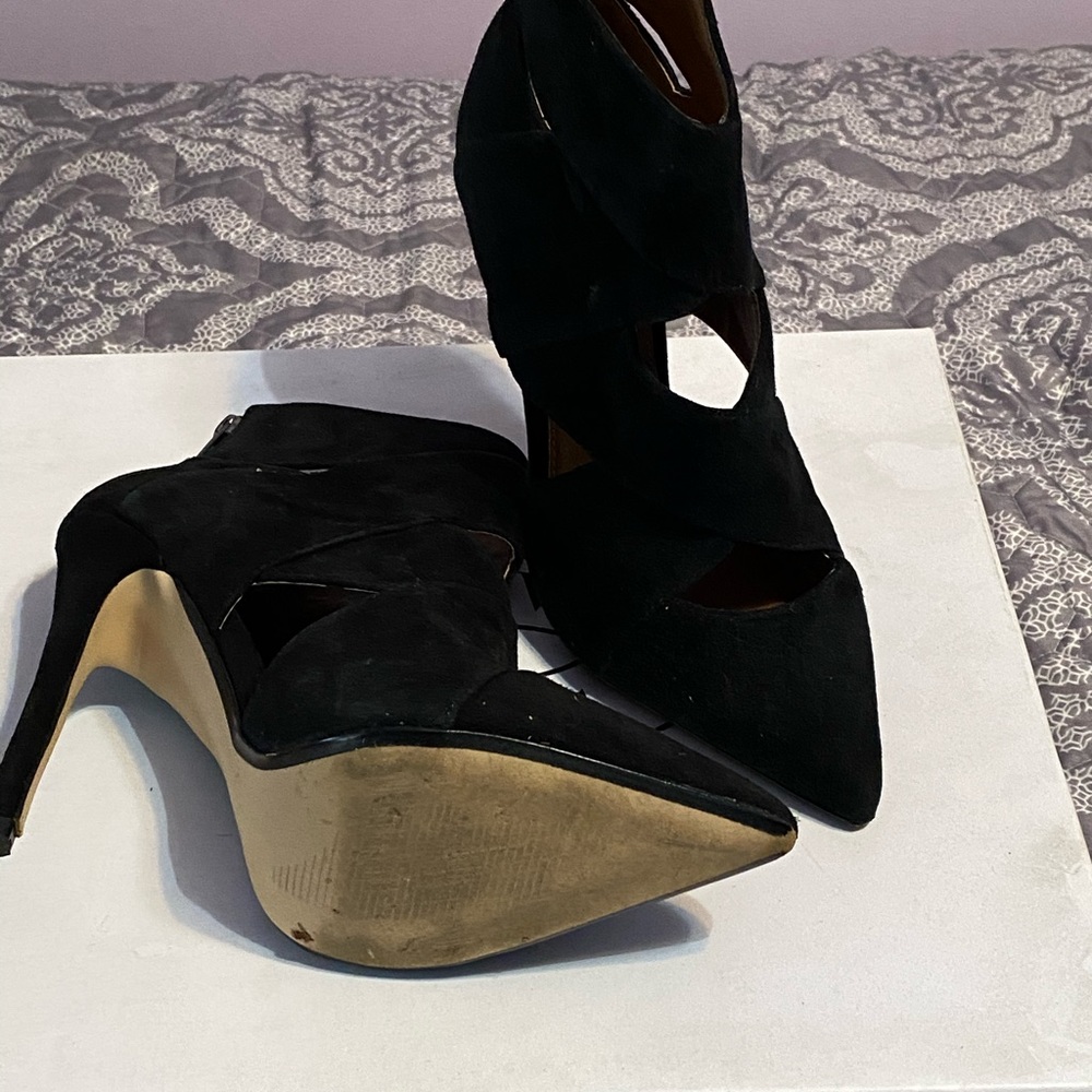 Steve Madden cross cross strap booties